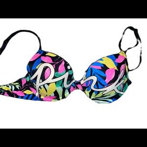 Never wore . Too small.